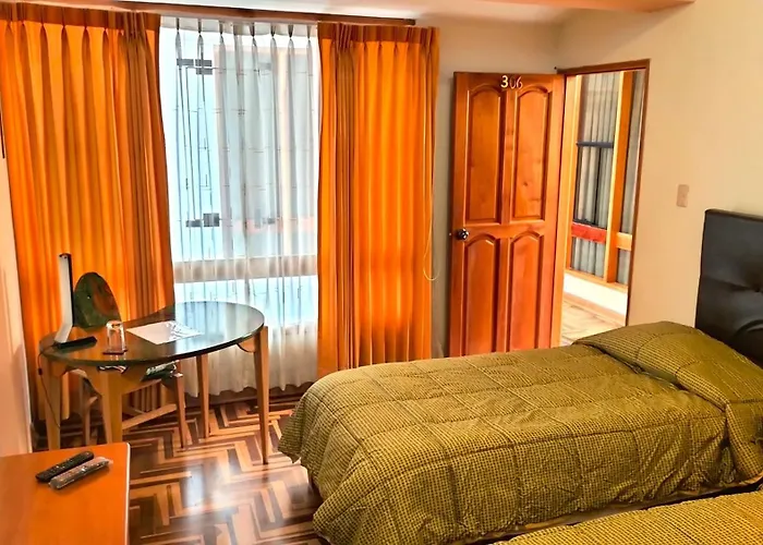 Residencial Plaza España Bed and breakfast 3*