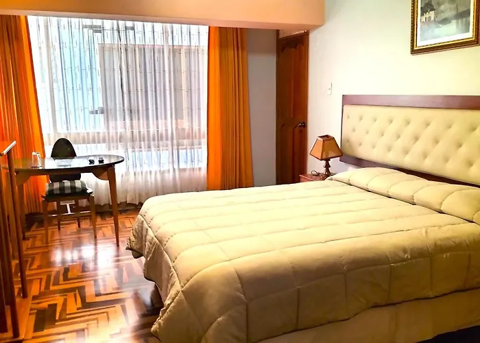 Bed and breakfast Residencial Plaza España 3*