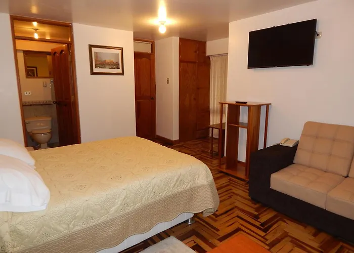 Residencial Plaza España Bed and breakfast
